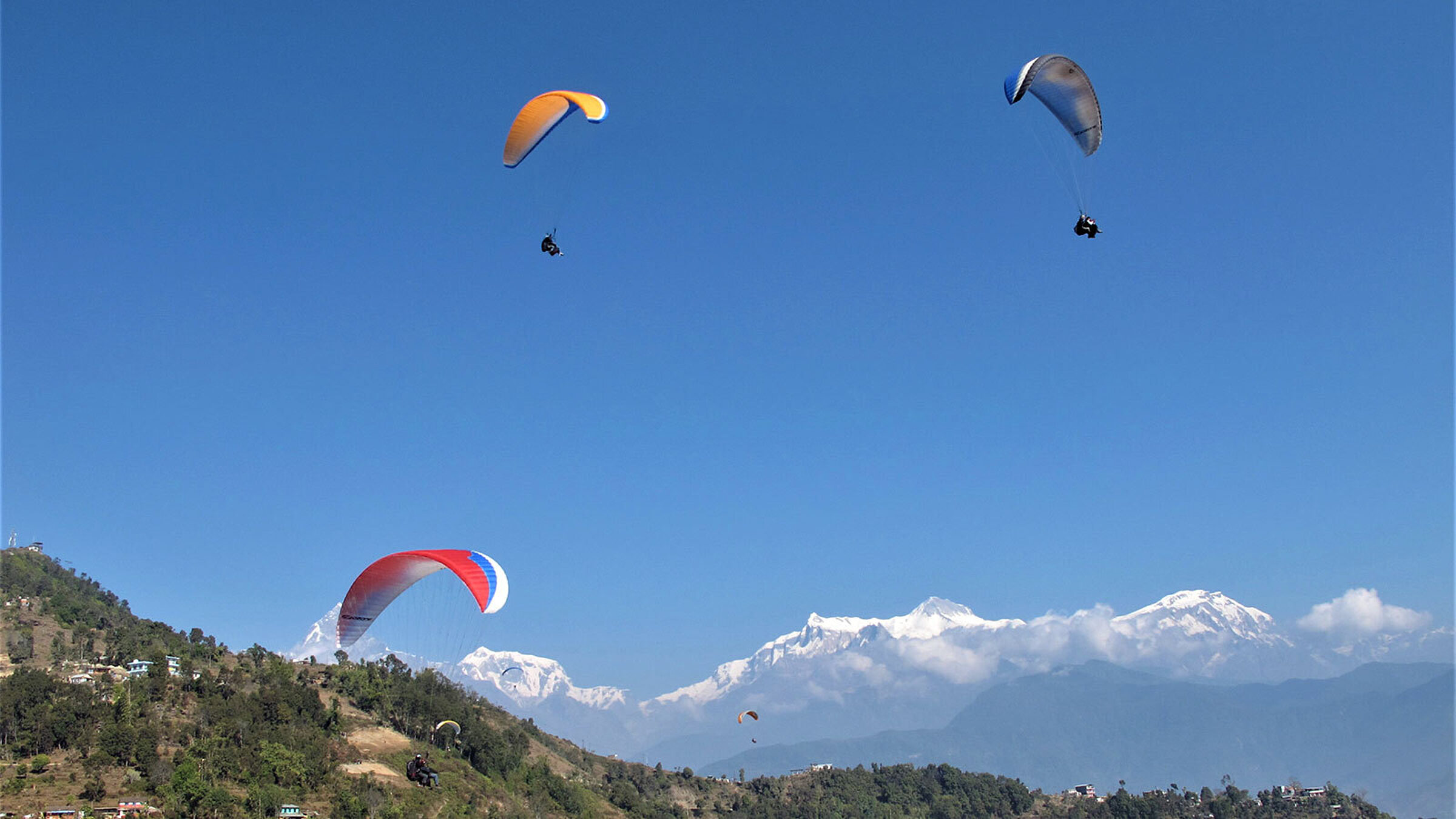 Annapurna 13 pokhara paraglider with range 2
