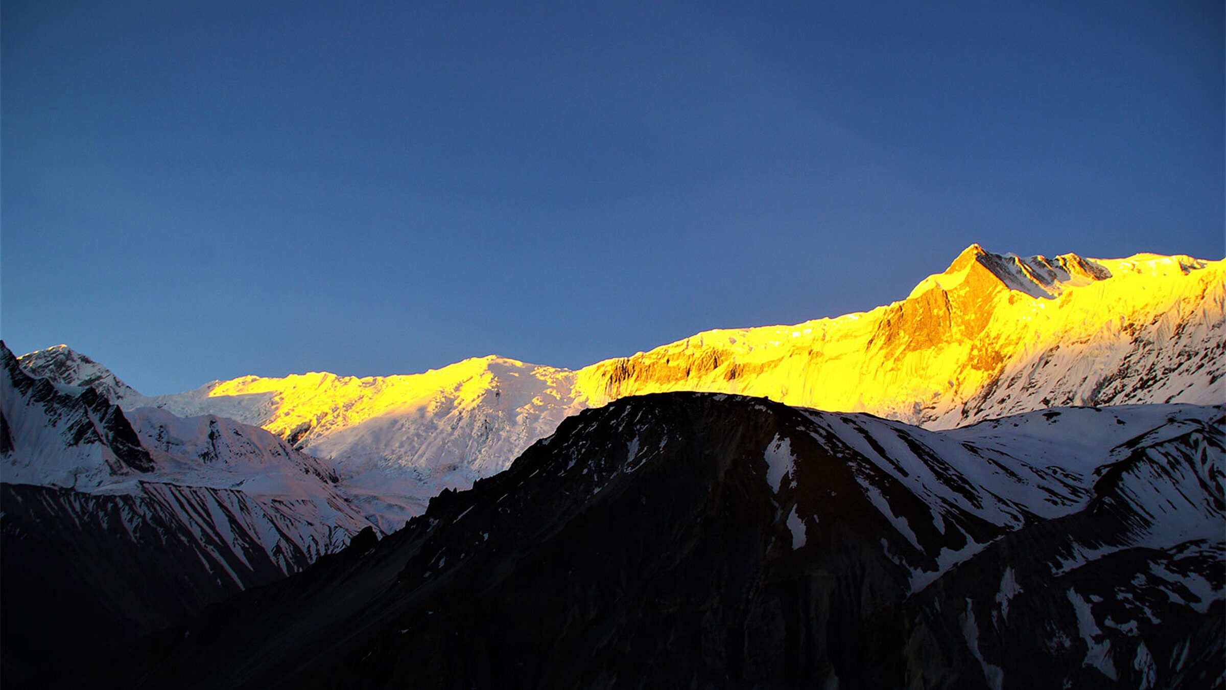 Annapurna himal range view from narphu 2